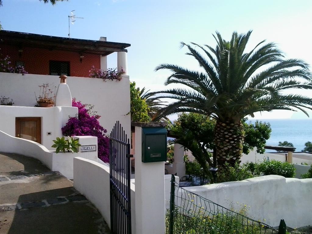 La Villa Rossa Salina  Exterior photo