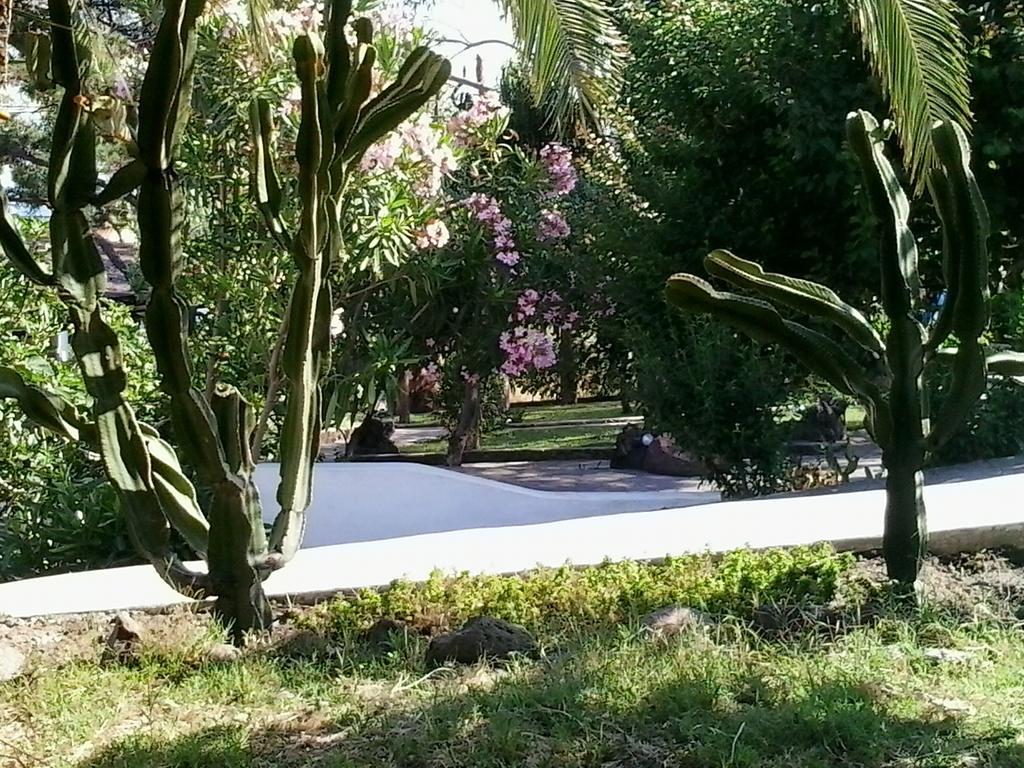 La Villa Rossa Salina  Exterior photo