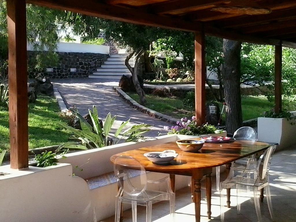 La Villa Rossa Salina  Exterior photo
