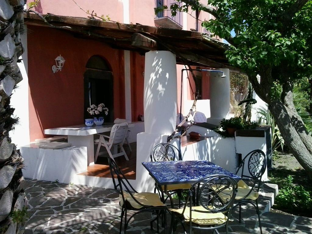 La Villa Rossa Salina  Exterior photo