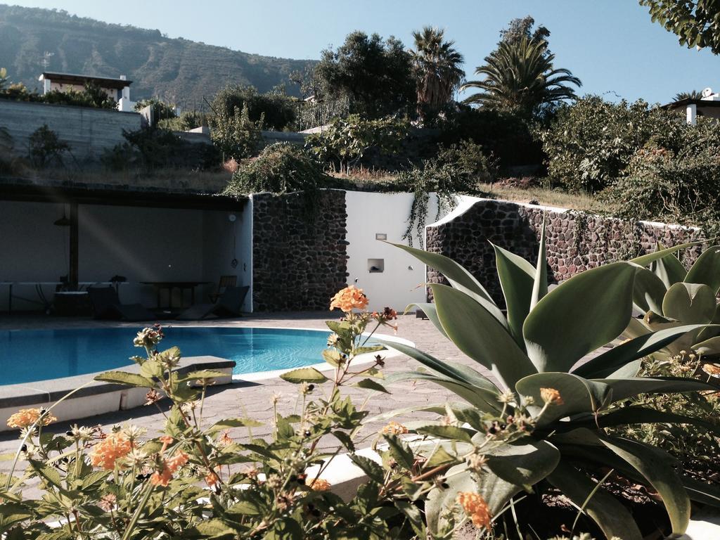 La Villa Rossa Salina  Exterior photo