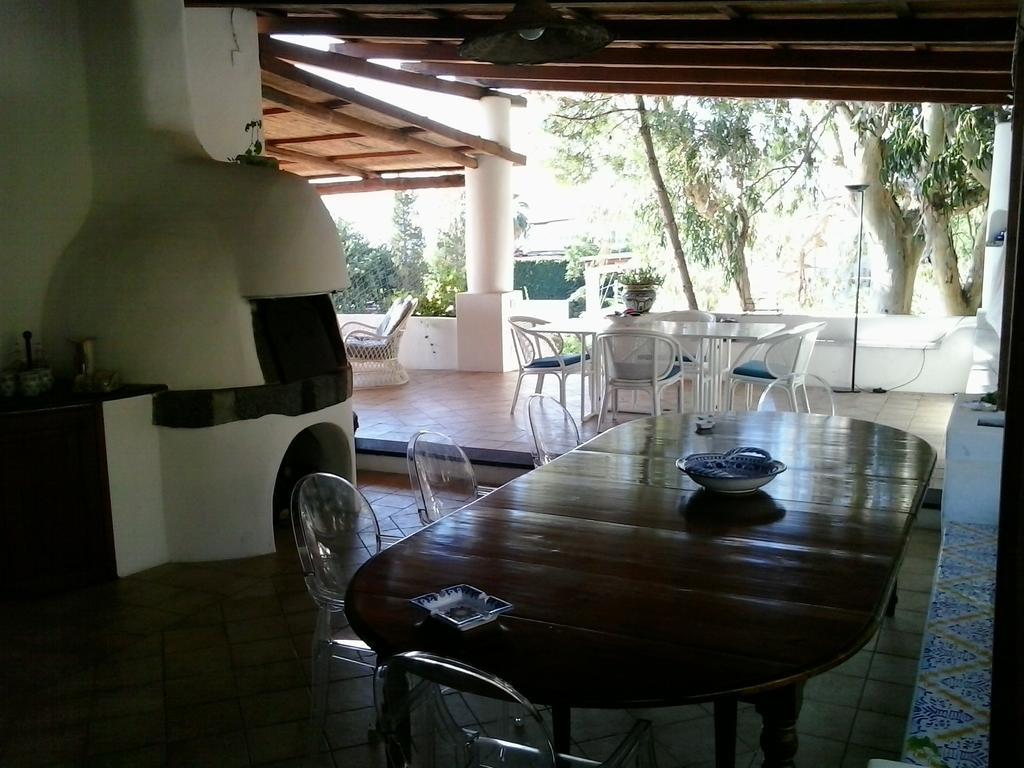 La Villa Rossa Salina  Exterior photo