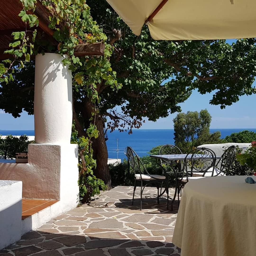 La Villa Rossa Salina  Exterior photo